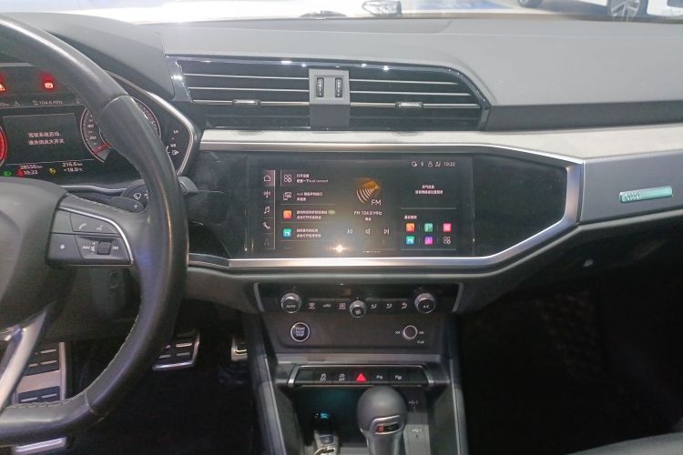 Audi Q3 2024 immagine di auto #17