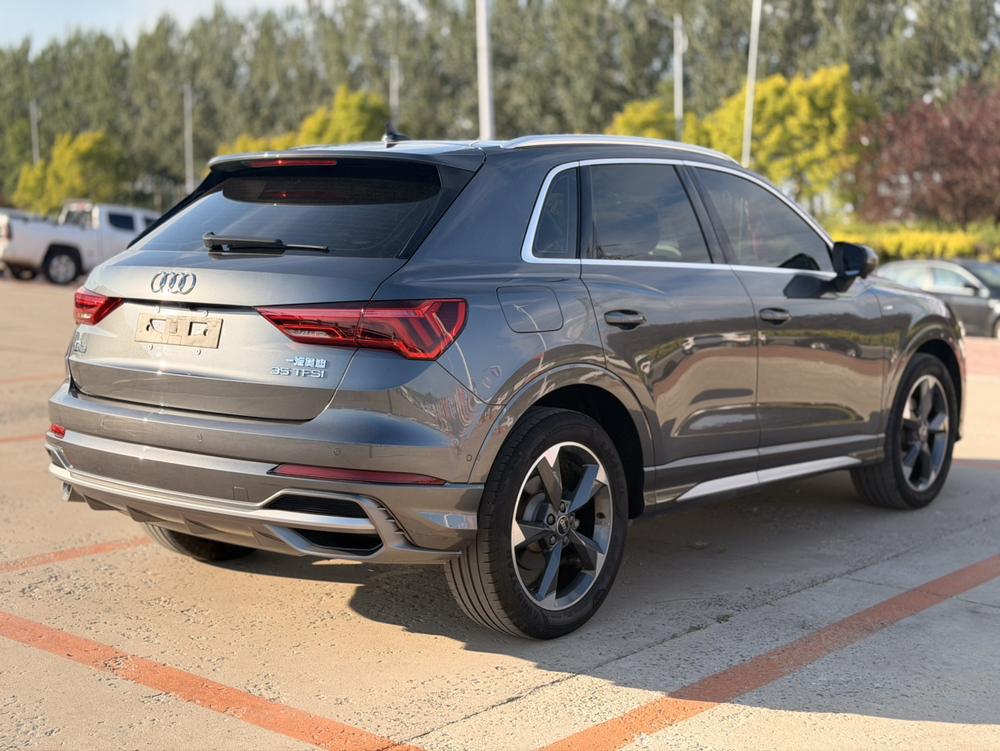Audi Q3 2022 car image #6