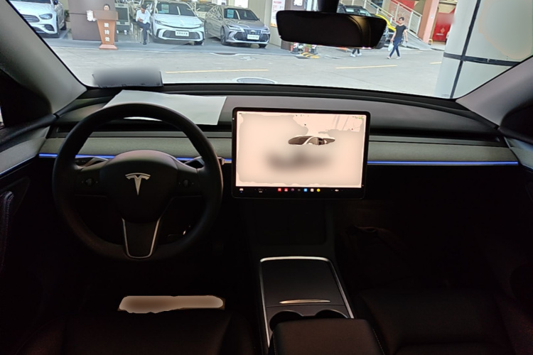 Tesla Model Y 2023 #10 Tesla Model Y 2023 car image #10