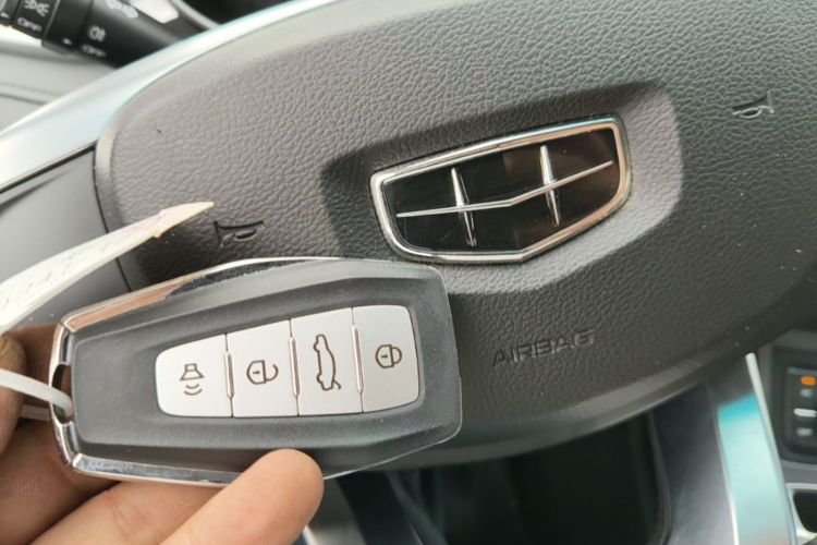 GEELY Emgrand 2019 #14 GEELY Emgrand 2019 car image #14