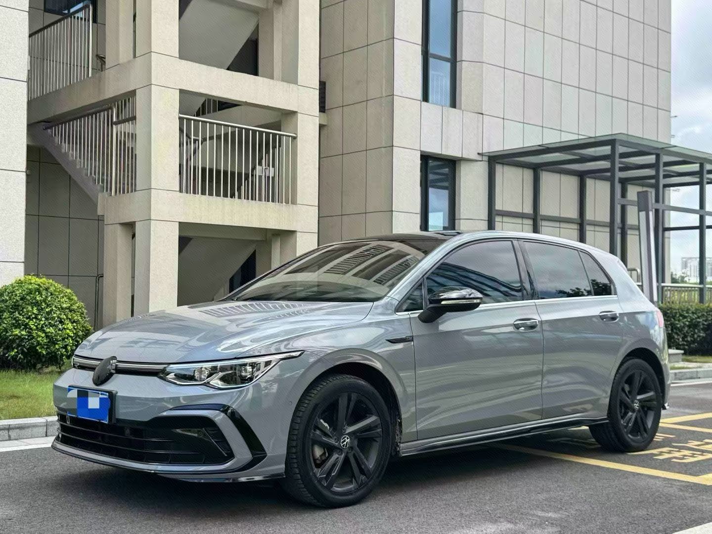 Volkswagen Golf 2021 car image 