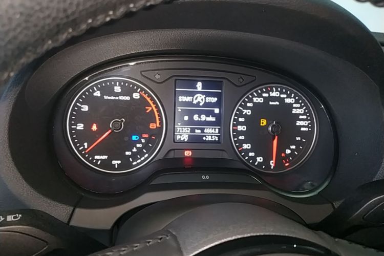 Audi A3 2018 car image #12