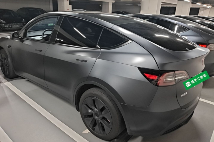 Tesla Model Y 2024 immagine di auto #5
