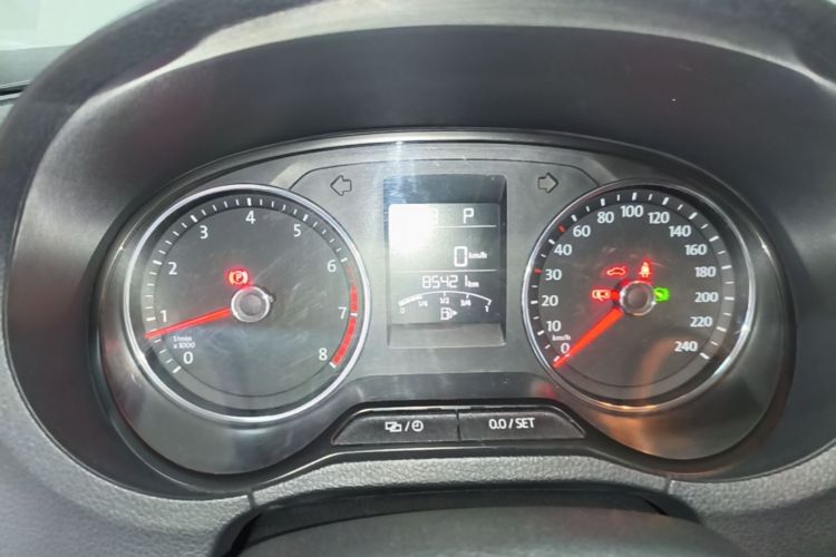 Volkswagen Polo 2017 car image #12