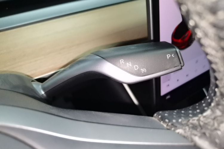Tesla Model 3 2020 car image #20