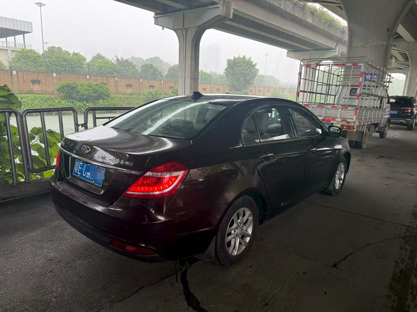 GEELY Emgrand 2016 car image #3