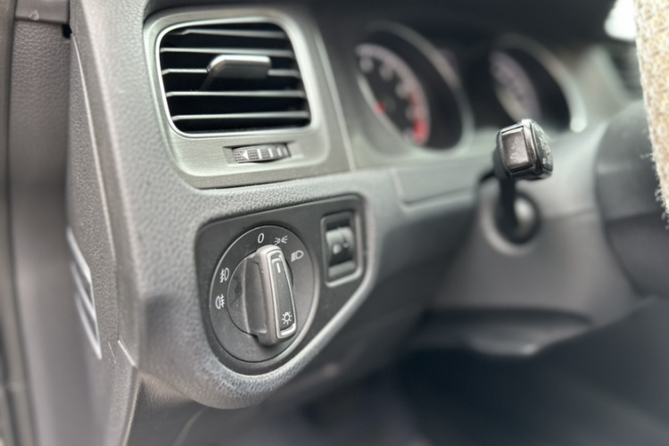 Volkswagen Golf 2016 car image #15