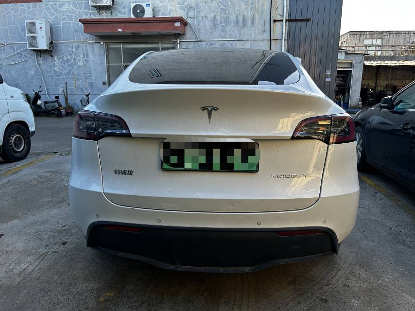 Tesla Model Y 2022 #9 Tesla Model Y 2022 car image #9