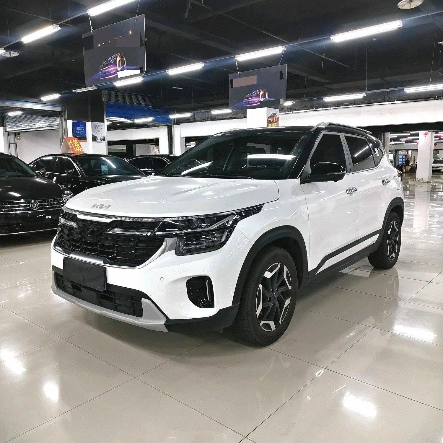 Kia Seltos 2023 immagine di auto 