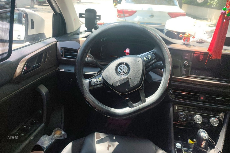 Volkswagen Tharu 2019 car image #12