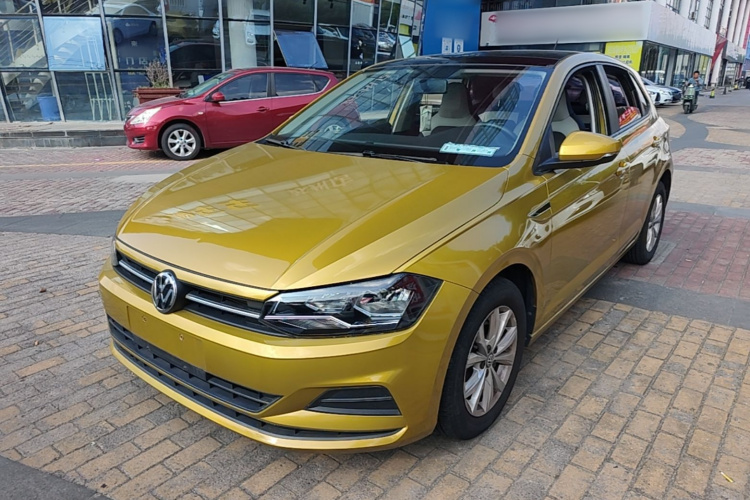 Volkswagen Polo 2019 car image #2