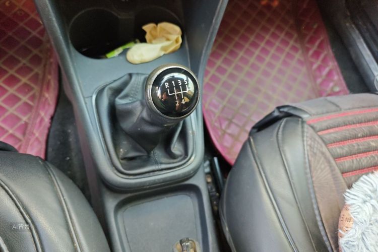 Volkswagen Polo 2017 car image #16