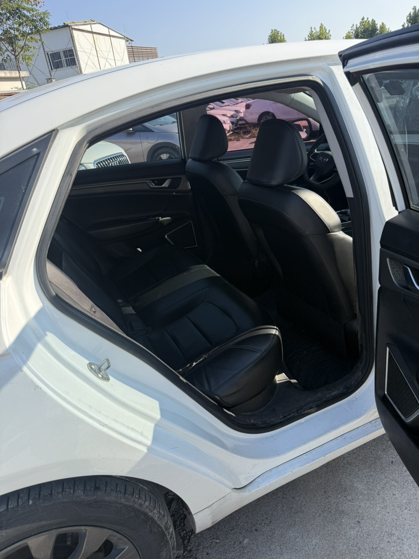 GEELY Emgrand New Energy 2021 #9 GEELY Emgrand New Energy 2021 صورة سيارة #9