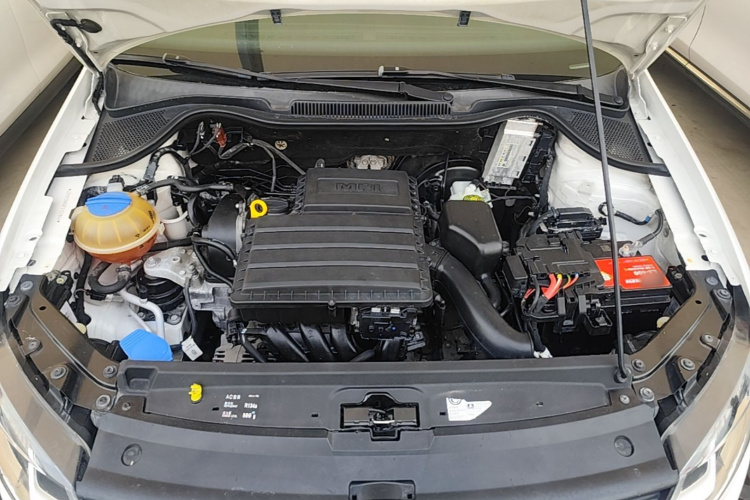 Volkswagen Polo 2015 car image #20