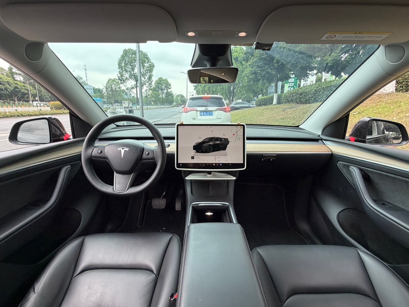 Tesla Model Y 2022 car image #5