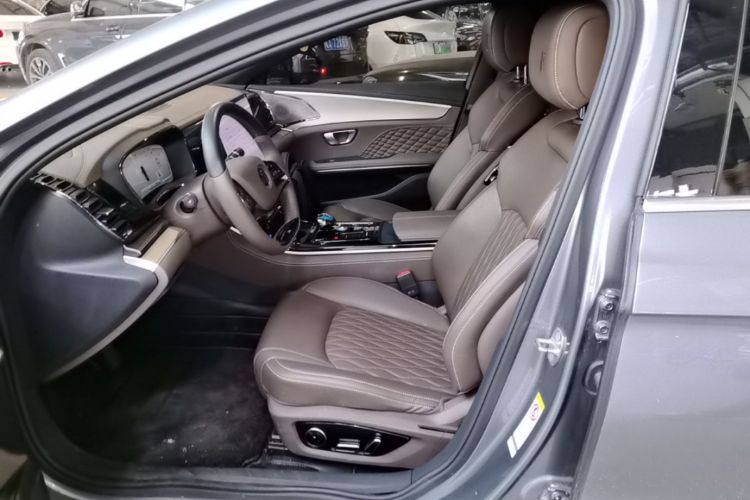 BYD Han 2023 car image #15