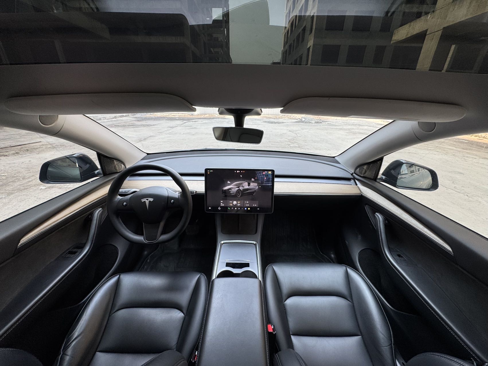 Tesla Model Y 2022 car image #11