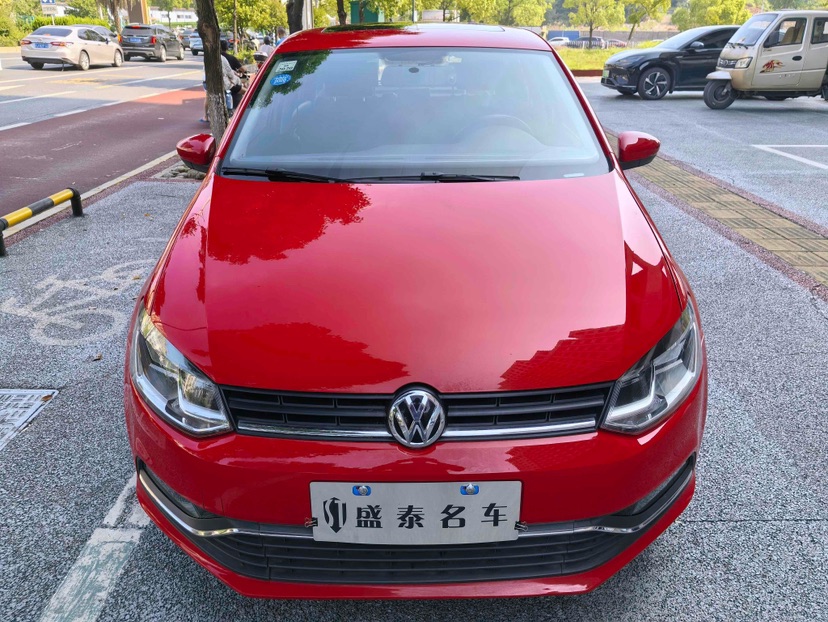 Volkswagen Polo 2018 car image #2