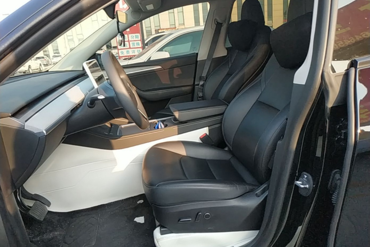 Tesla Model Y 2024 #15 Tesla Model Y 2024 صورة سيارة #15