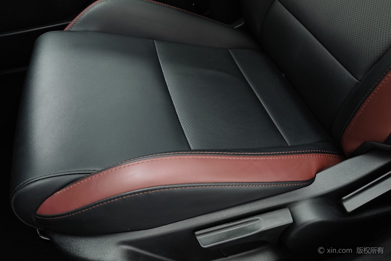 GEELY Coolray 2021 صورة سيارة #21
