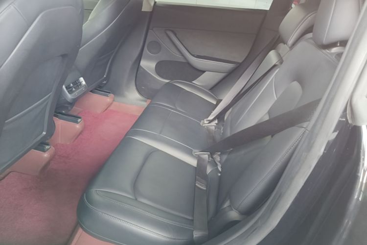 Tesla Model Y 2022 car image #17