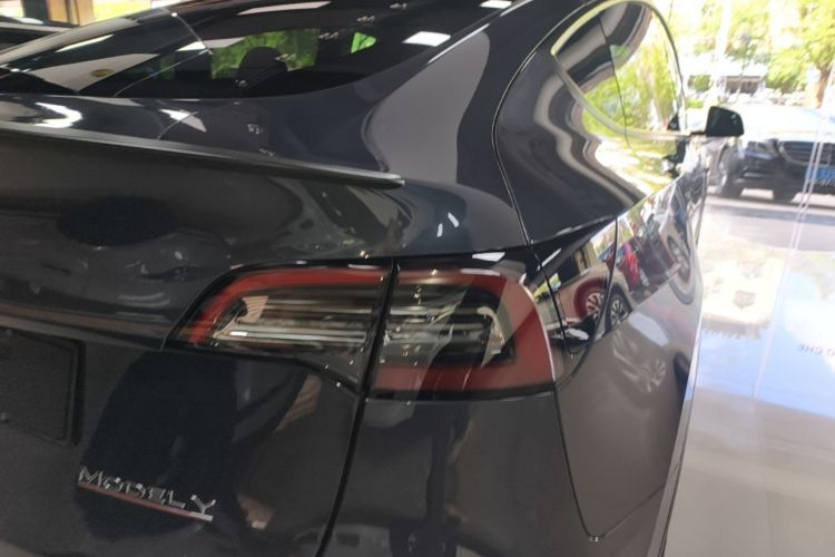 Tesla Model Y 2022 #8 Tesla Model Y 2022 car image #8