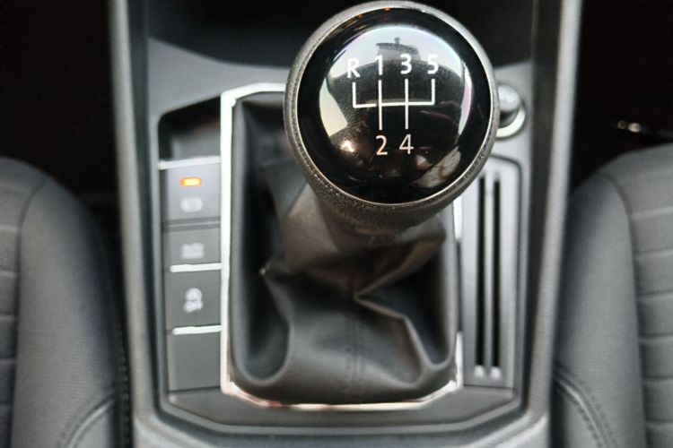 Volkswagen Lavida 2019 car image #14