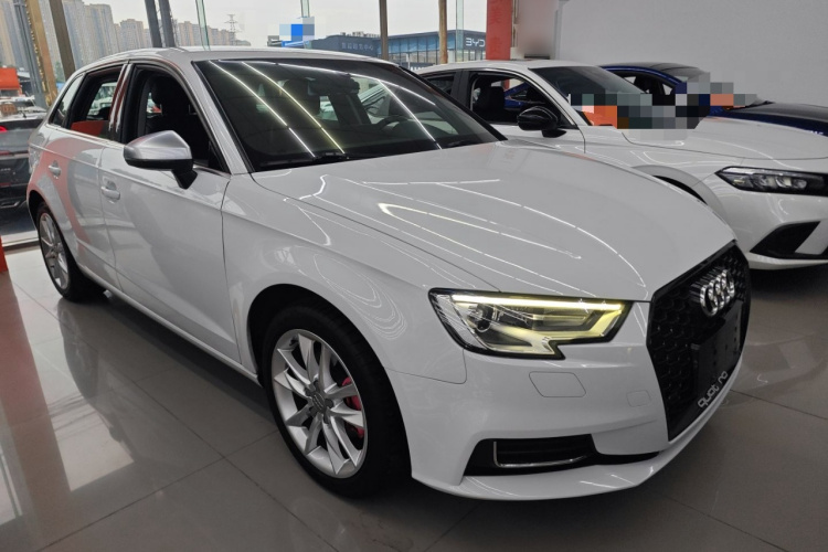 Audi A3 2019 car image #6