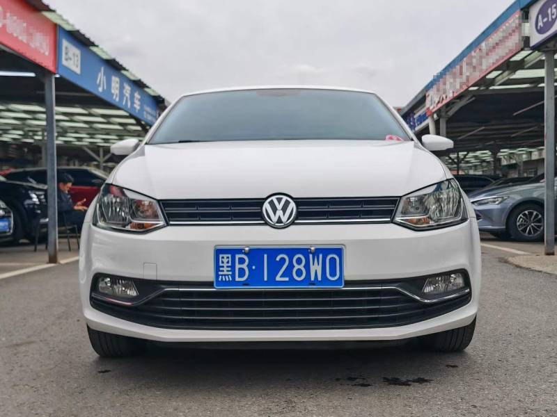 Volkswagen Polo 2016 car image #2