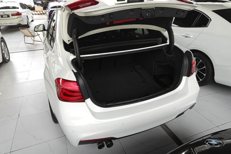 BMW 3 Series 2017 #19 BMW 3 Series 2017 car image #19