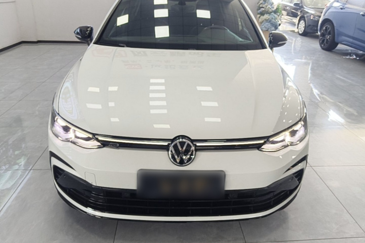 Volkswagen Golf 2022 car image #3