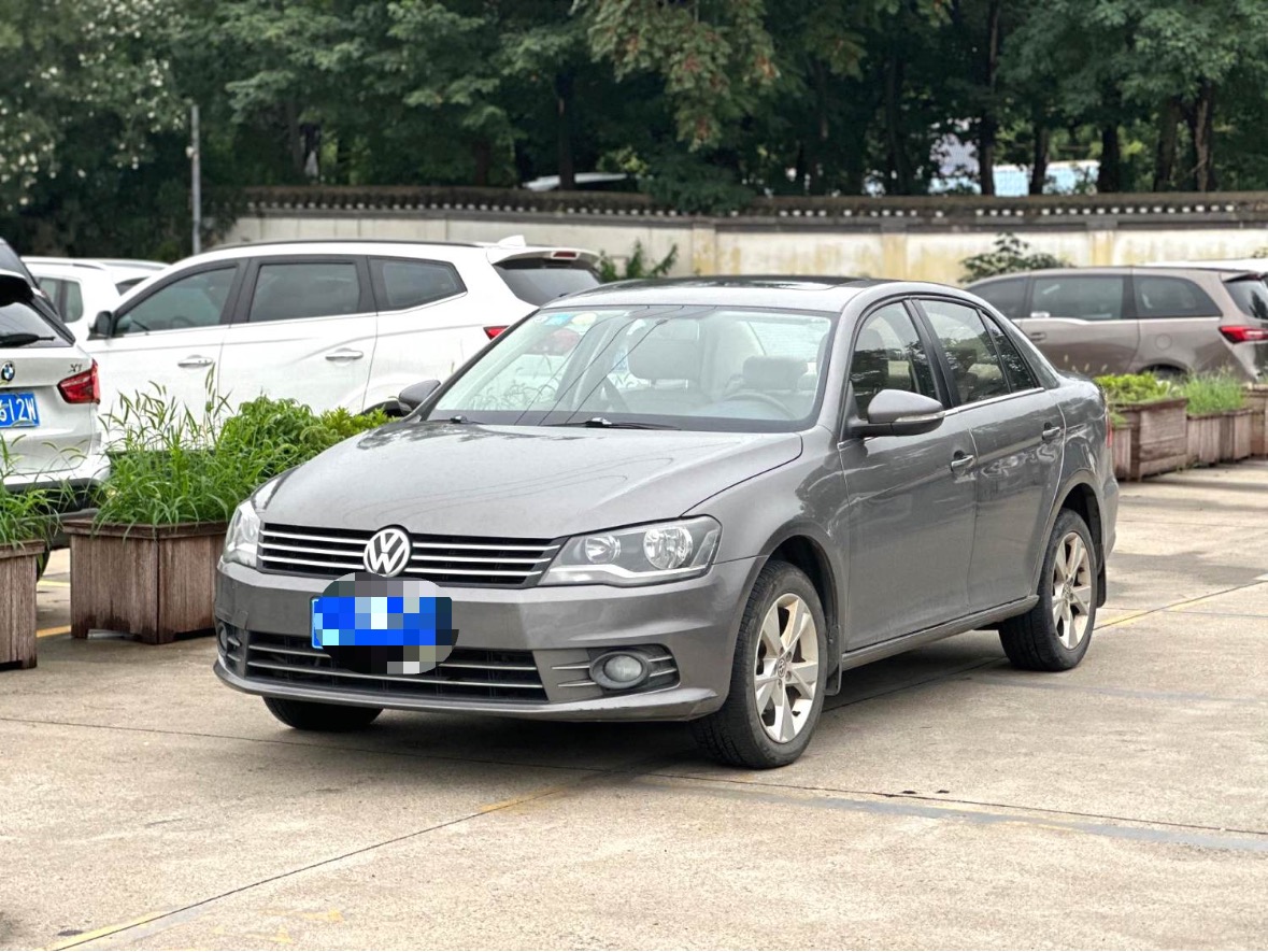 Volkswagen Bora 2014 car image 