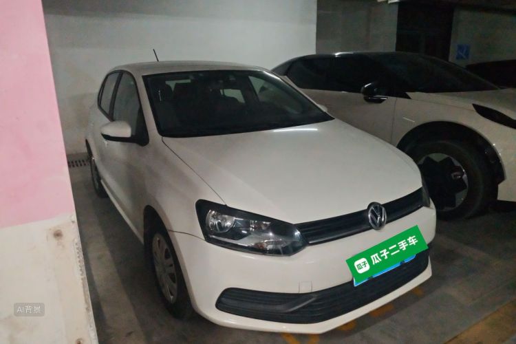 Volkswagen Polo 2015 car image #4