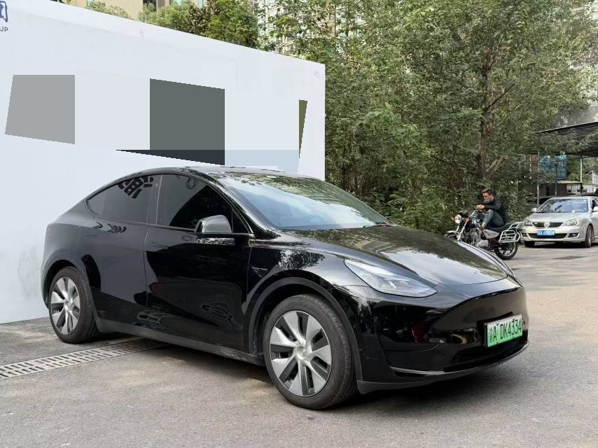 Tesla Model Y 2022 #2 Tesla Model Y 2022 car image #2