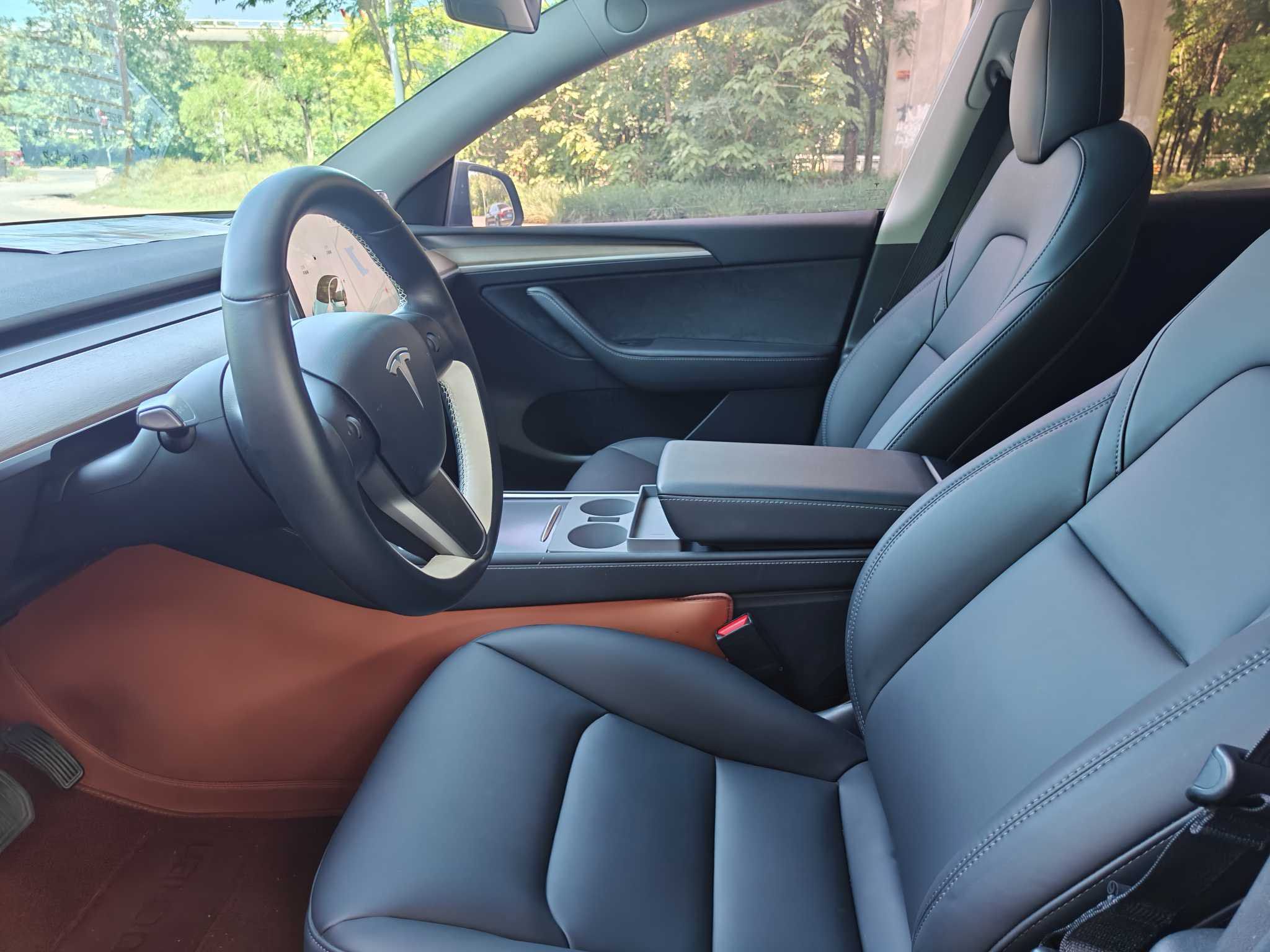Tesla Model Y 2021 #21 Tesla Model Y 2021 car image #21