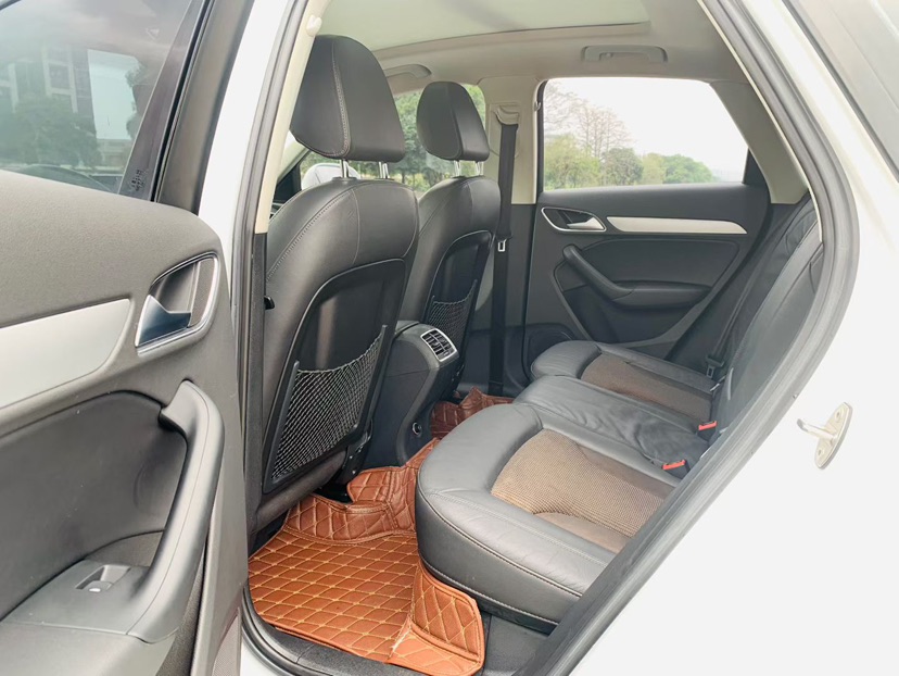 Audi Q3 2019 car image #8