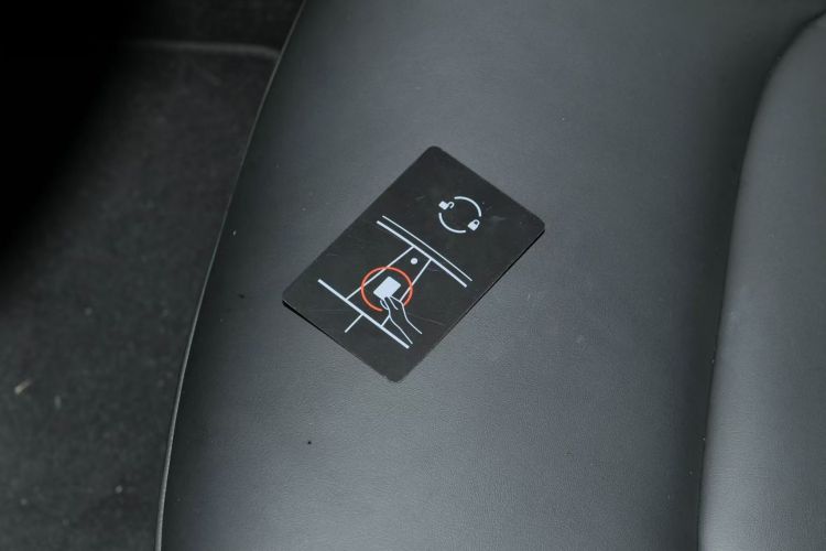 Tesla Model Y 2021 #9 Tesla Model Y 2021 car image #9