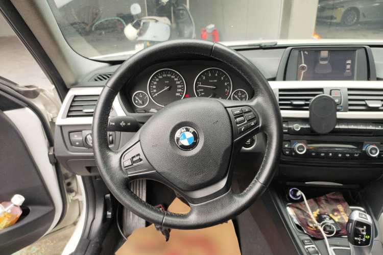 BMW 3 Series 2014 car image #11