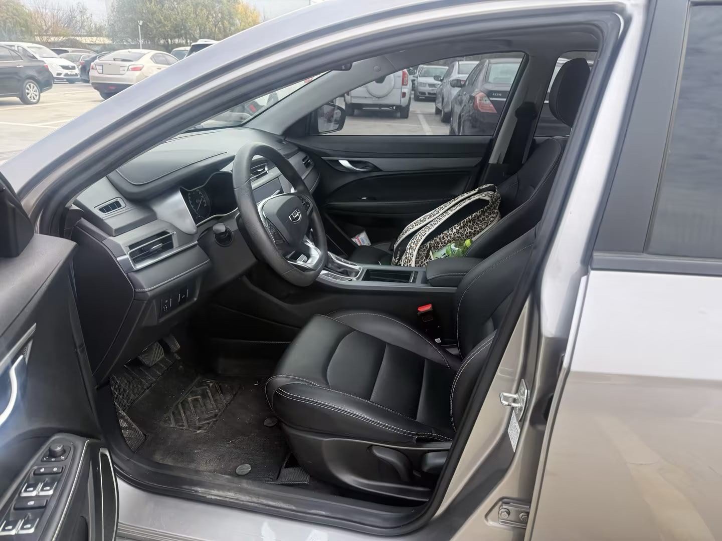 GEELY Emgrand 2022 #3 GEELY Emgrand 2022 صورة سيارة #3