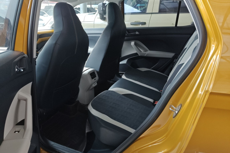 Volkswagen T-Cross 2020 immagine di auto #17