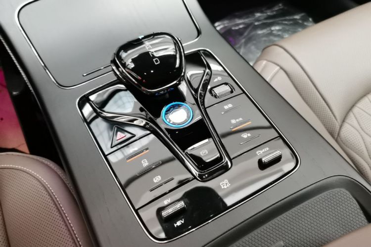 BYD Han 2024 #18 BYD Han 2024 car image #18