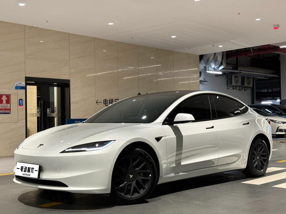 Tesla Model 3 2025 صورة سيارة 