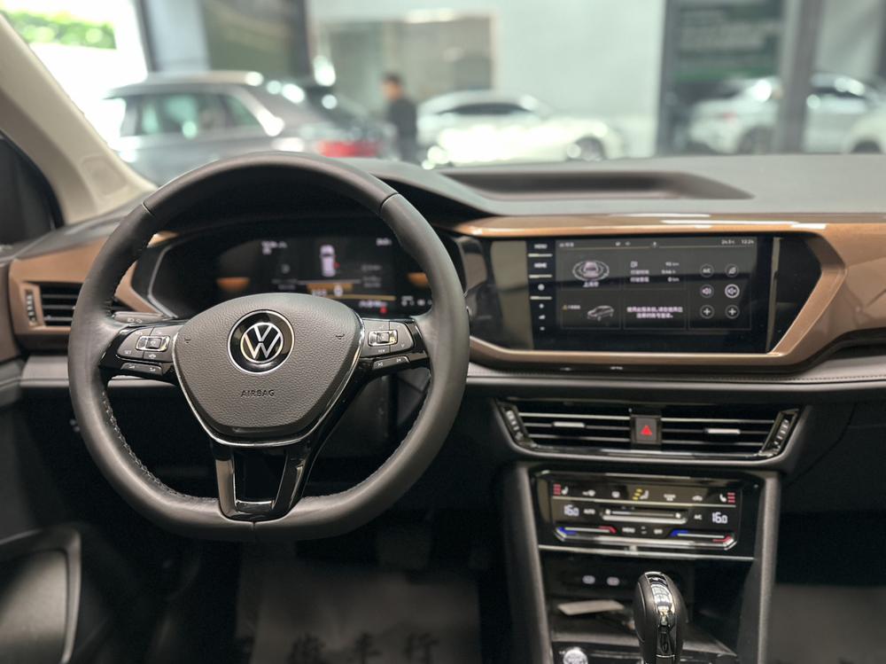 Volkswagen Tharu 2022 car image #15