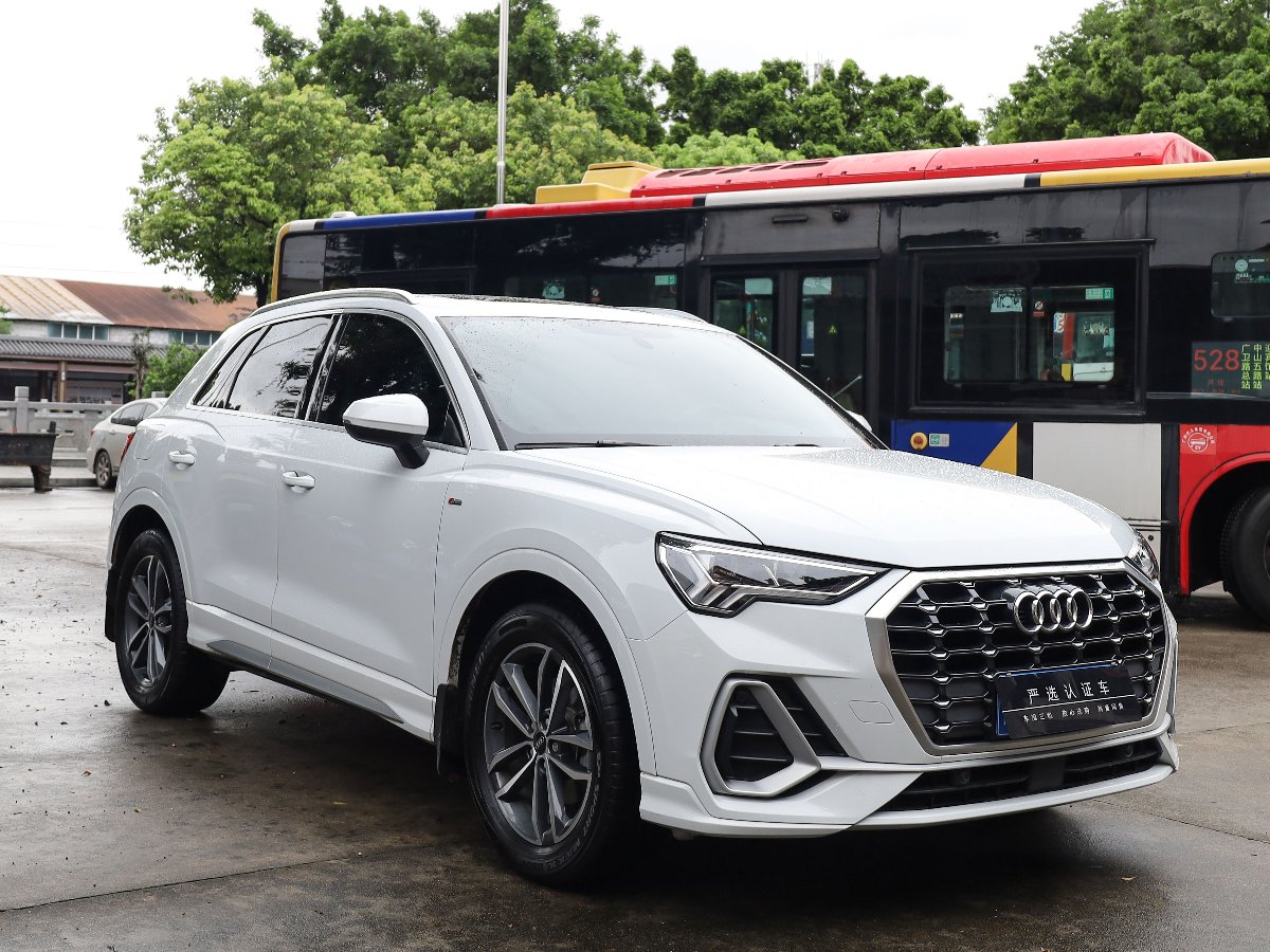 Audi Q3 2022 Audi Q3 2022 car image