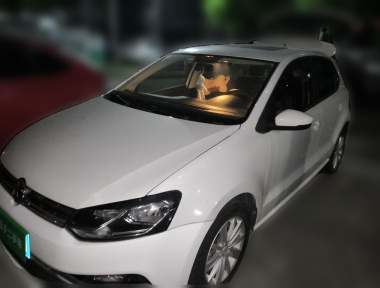 Volkswagen Polo 2016 car image 