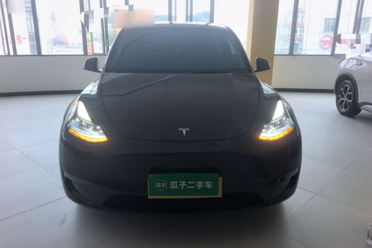 Tesla Model Y 2024 car image #3