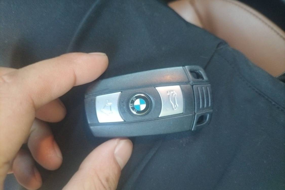 BMW 3 Series 2011 car image #30