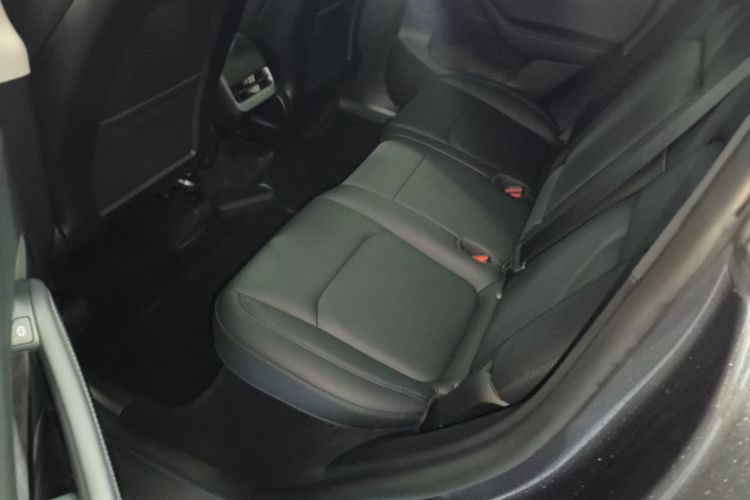 Tesla Model Y 2023 #17 Tesla Model Y 2023 car image #17