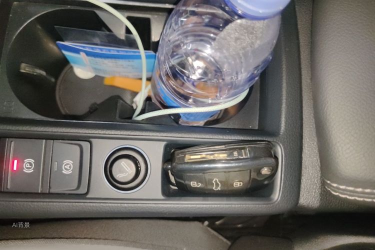 Audi Q3 2023 car image #10
