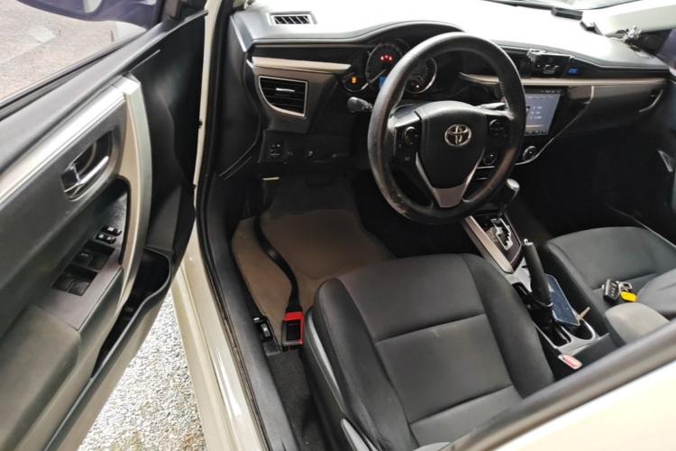 Toyota Corolla 2017 car image #16